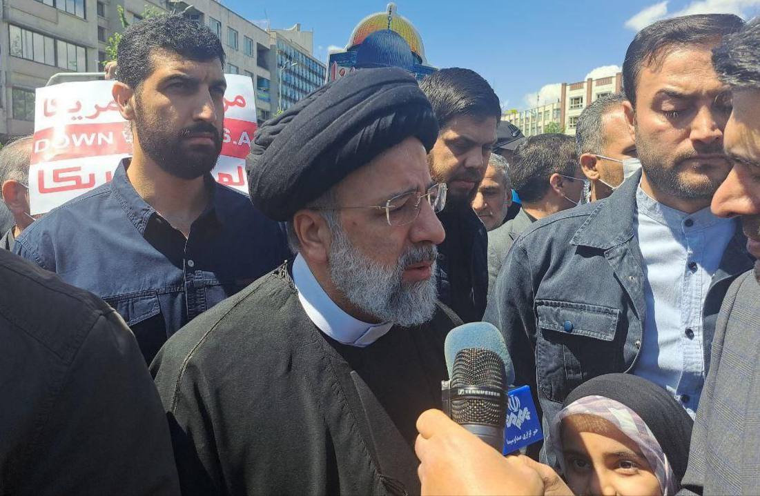رئيس الجمهورية الإيرانية إبراهيم رئيسي يشارك في مسيرة يوم القدس العالمي بالعاصمة طهران